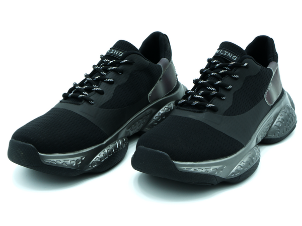 CASUAL SNEAKERS
