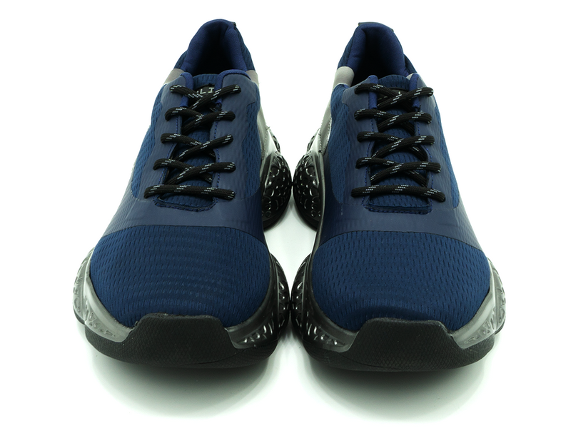 CASUAL SNEAKERS