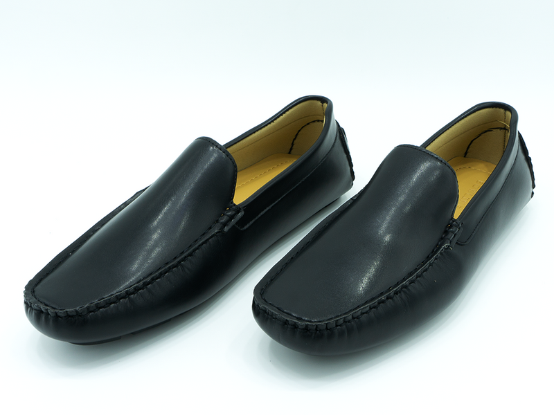 Plain 2025 black loafers